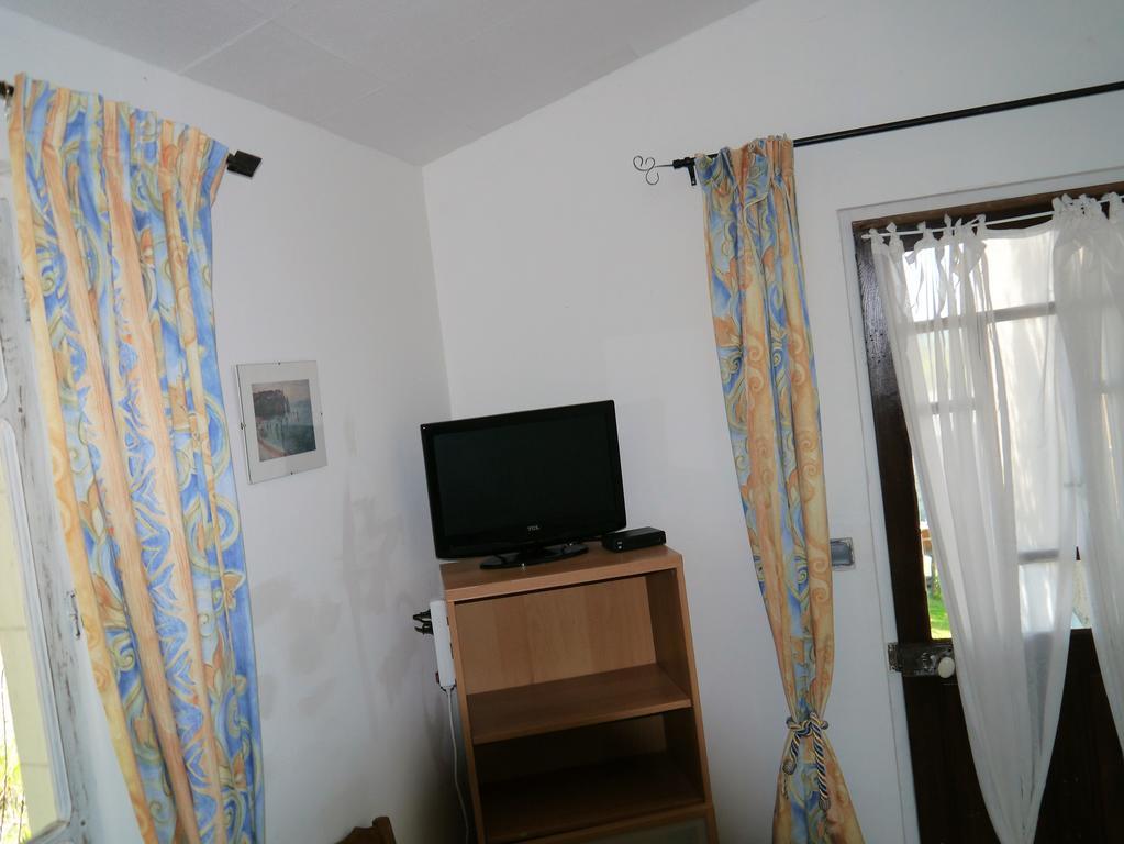 Ajjana Chambres D'Hotes Saint-Saud-Lacoussiere Bagian luar foto